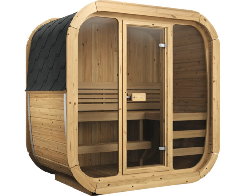 Fasssauna aus Holz mit Glasfront, schwarzen Dachschindeln und hölzernen Sitzbänken im Innenraum.