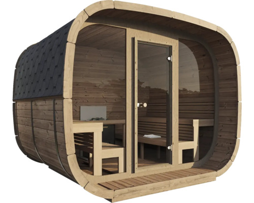 Ovale Fasssauna aus Holz mit Glasfront, Glastür, Sitzbänken im Innenraum und schwarzem Schindeldach.