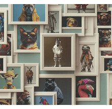 Mur avec portraits d'animaux encadrés dans un style anthropomorphe