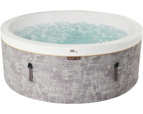 Jacuzzi rond gonflable avec de l'eau