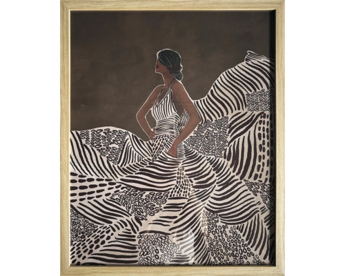 Image encadrée avec une femme en robe rayée