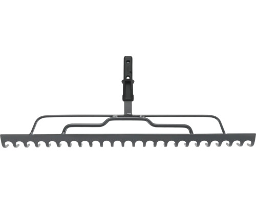 Bodenrechen aus Metall mit Zinken