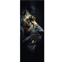 Nahaufnahme eines Löwenkopfes mit goldener Verzierung