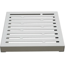 Quadratische Duschablage mit Schlitzen.