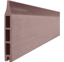 Plinthe en plastique avec profilé à chambre creuse