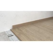 Sol stratifié avec plinthe et isolation phonique