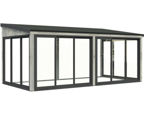 Überdachte Terrasse mit Schiebetüren aus Holz und Glas