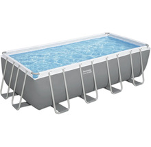 Piscine rectangulaire avec cadre en acier et eau