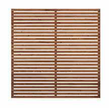 Clôture d'intimité en bois avec des lamelles horizontales