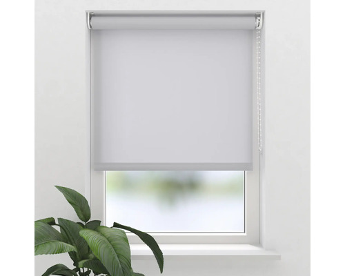 Fenster mit geschlossenem Rollo