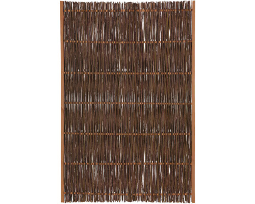 Sichtschutzzaun aus Weide mit Holzrahmen