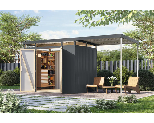 Scène de jardin avec abri de jardin, étagère et coin salon sur la terrasse