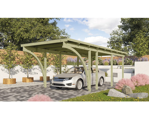 Carport aus Holz mit Auto auf einer gepflasterten Auffahrt