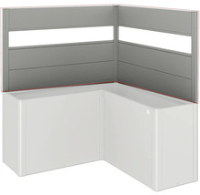 Baignoire d'angle avec habillage de baignoire et panneaux muraux