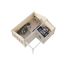 Innenansicht eines Holzhauses mit Wohnzimmer und Essbereich