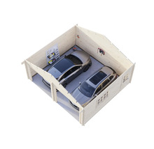 Doppelgarage aus Holz mit zwei Autos, Regalen und Werkzeugen