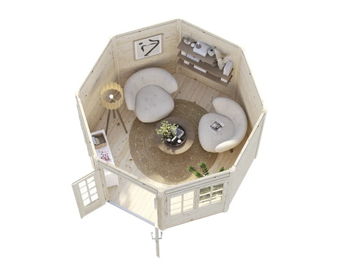 Innenansicht eines Gartenhauses mit Sitzecke und Regalen