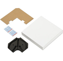 Contenu de l'emballage de l'évier d'angle de cuisine, composé de l'évier, des raccords d'angle et du matériel de fixation