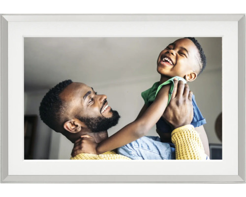 Aura Carver digitaler Bilderrahmen 10,1 Zoll weiß matt Gerahmtes Foto eines Vaters, der mit seinem Sohn lacht