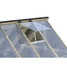 Gewächshausdach mit offenem Fenster zur Belüftung