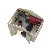 Ein Holzgartenhaus mit Gartengeräten und Aufbewahrungsmöbeln