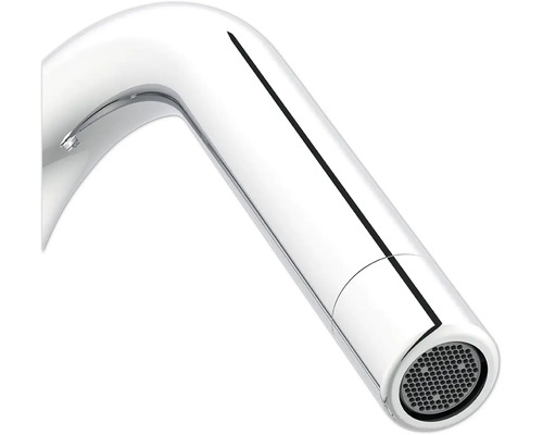 Vue détaillée d'un robinet chromé