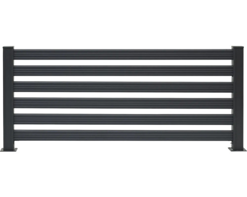 Metallzaun mit horizontalen Streben für den Garten