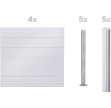 Quatre éléments de clôture, cinq poteaux métalliques et cinq poteaux de clôture avec capuchon pour la construction de clôtures.