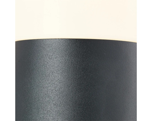 Gros plan d'un luminaire extérieur