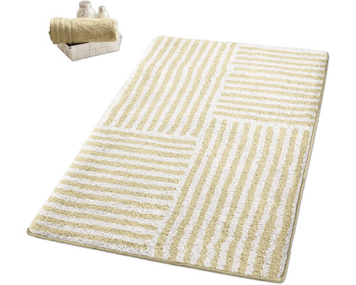 Tapis de bain à rayures dans la salle de bain