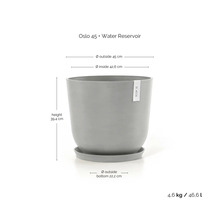Grauer Blumentopf Oslo 45 mit Wasserreservoir, Maße: Höhe 39,4 Zentimeter, Außendurchmesser 45 Zentimeter, Volumen 46,6 Liter.
