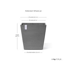 Grauer quadratischer Pflanzkübel ECOPOTS Rotterdam Wheels 50 mit Maßen: Höhe 49,5 Zentimeter, Breite 50,2 Zentimeter, Volumen 76,3 Liter.