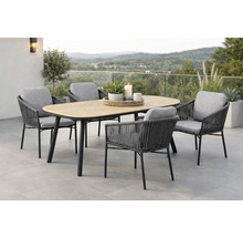 Ensemble de jardin avec table ovale et quatre chaises avec accoudoirs sur une terrasse