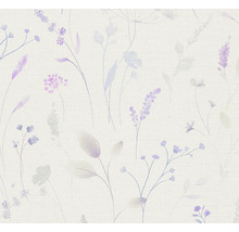 Vliestapete mit filigranem Muster aus lila Wiesenblumen im Aquarell-Stil.