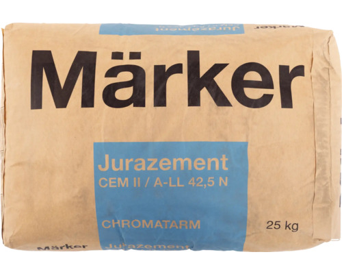 Sac de ciment avec l'inscription Märker Jurazement CEM II/A-LL 42,5 N, 25 kilogrammes