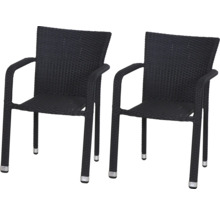 Deux chaises de jardin noires en polyrotin avec accoudoirs.