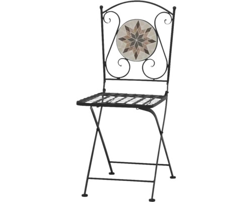 Chaise de jardin pliante en métal avec incrustation en mosaïque en forme d'étoile dans le dossier et assise grillagée.