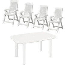 Ensemble de mobilier de jardin en plastique comprenant une table rectangulaire et quatre fauteuils pliants avec accoudoirs.