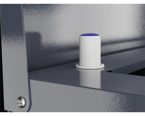 Vue détaillée d'un bouchon d'obturation sur une étagère métallique