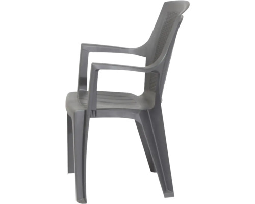 Chaise de jardin empilable en plastique avec accoudoirs et dossier texturé de couleur anthracite.