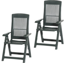 Deux chaises de jardin pliantes vert foncé en plastique avec dossier haut et accoudoirs.