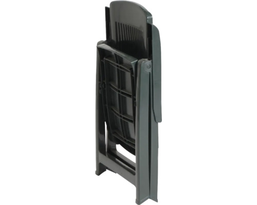 Chaise pliante en plastique repliée en vert foncé.