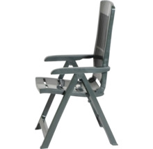 Chaise de jardin pliante en plastique avec dossier haut et accoudoirs.