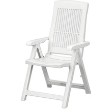 Chaise de jardin pliante blanche en plastique avec dossier haut et accoudoirs.