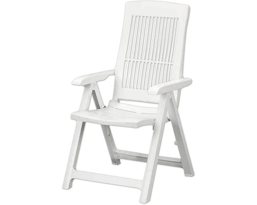Chaise de jardin pliante blanche en plastique avec dossier haut et accoudoirs.