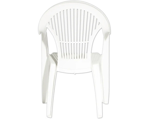 Chaise de jardin empilable en plastique blanc avec accoudoirs et dossier à lattes.