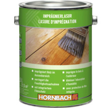 Imprägnierlasur in einer grünen Dose mit Pinsel aufgetragen auf Holz