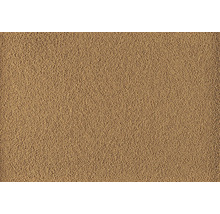 Nahaufnahme von feinkörnigem braunem Dünger-Granulat für die Gartenpflege.