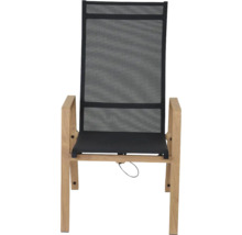 Chaise de jardin à dossier haut avec structure en bois, accoudoirs et revêtement en maille noire pour l'assise et le dossier.