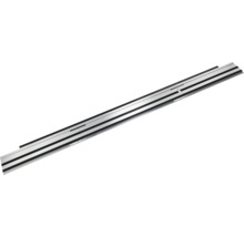 Rail de guidage argenté en aluminium avec bandes de glissement noires pour des coupes précises.